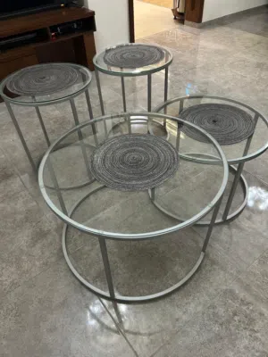 طاولات غرفة سفرة (وسط) عدد 2 وطاولات جانبية شبه جديده قابل للتفاوض بشكل بسيط