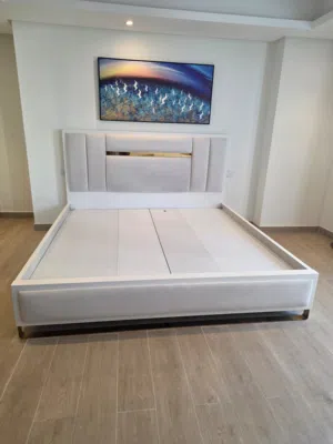 King size bed 210x210