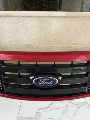 شيل امامي لسيارة f150 ford مستعمل بحالة الوكالة