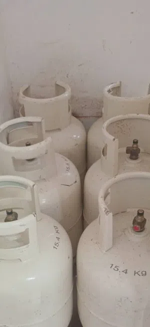 السلام عليكم اسطوانات للبيع اصلية مضمونه محل ثابت المكان طرابلس السعر  600 للتواصل