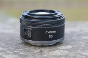عدسة كانون RF 50mm F/1.8