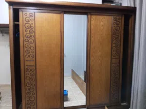 غرفة نوم شبه جديدة