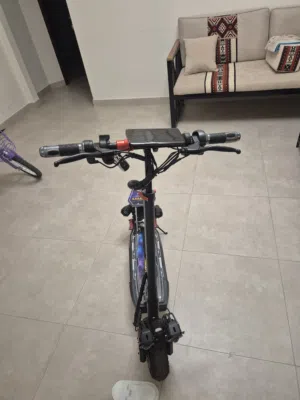 سكوتر كهربائي ماركة ماي توي شاشة حد السرعة 60 km اضاءات امامية مفتاح اوتوماتيك مع كرسي وشاحن