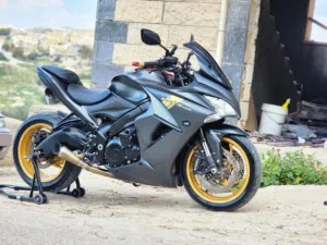 سوزوكي gsxs 1000 f