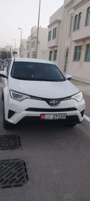 Toyota RAV4 SUV CAR for sale in excellent condition 2017 Under AL FUTTAIM Warranty