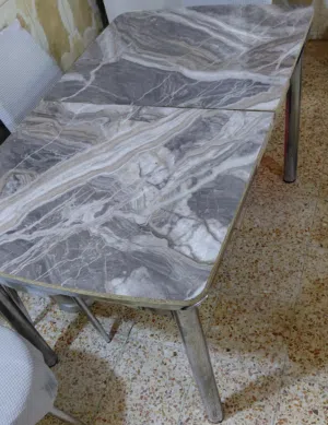 ميز طعام للبيع
