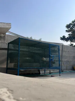 قفص حيوانات كبير جدا