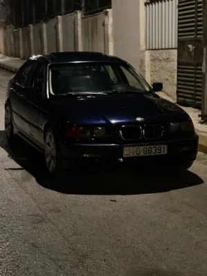 E46 السيارة منفوضة بالكامل ميكانيك وبودي  نخب واقتصادية لللبيع او للبدل