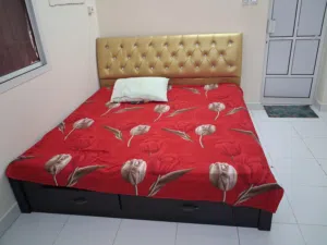King Size Bed with Mattress, Side Tables & Dresser – Well Maintained
