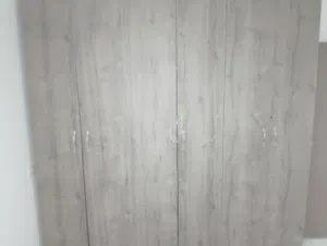 السلام عليكم دولاب للبيع استعمال نضيف