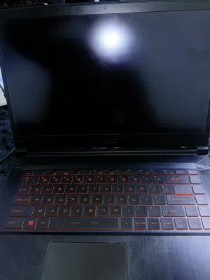 لابتوب للبيع – مواصفات قوية وسعر MSI 16.5 ملحقاته شاحن وشنته ...............