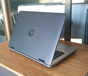 لابتوب hp رامات 16  مع بطارية جديدة بالكرتونه لحق العرض قبل نفاذ الكمية