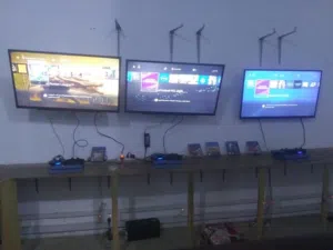 للبيع شاشات وبلاي ستيشن