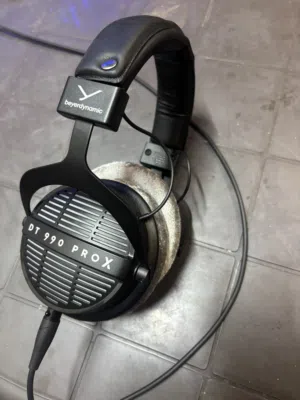 Beyerdynamic DT 990 Pro X
