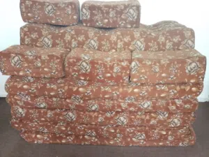 خمس فرشات وخمس مراكي وخمس مساند
