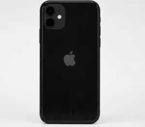 للبيع جوال ايفون 11 نضيف جدا - (iPhone 11) very clean