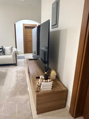 Tv table  طاولة تلفزيون للبيع