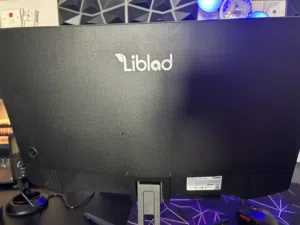شاشة (Liblad) بحجم 23.6 بوصة، بحالة ممتازة جداً ونظيفة.