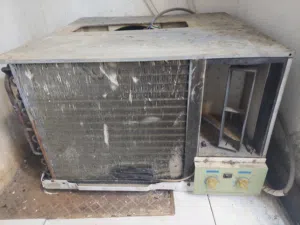 مكيف طن ونصف استعمال بسيط شغال 100% بدون اي مشاكل