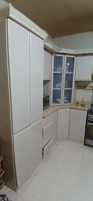 مطبخ كبير للبيع المنيوم رقم واحد ورخام