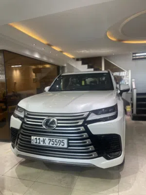 لكزس بلاتينيوم بريم 2024 عداد 16 الف فقط