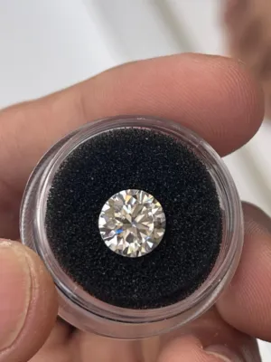 moissanite diamond(read description)  الماس موسونايت(اقرأ وصف)