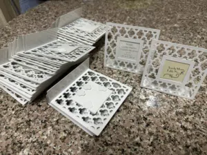 براويز حديد Metal stand frame