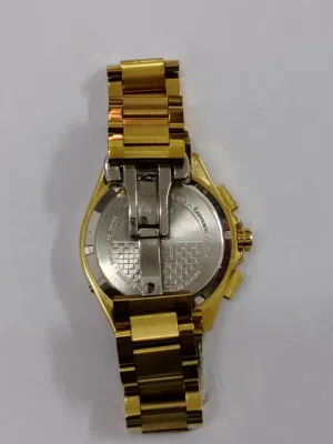 ساعه للبيع
