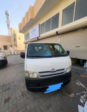toyota hiace 2010 model