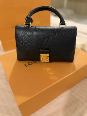 Louis Vuitton . Hand Bags . Black . Used0
