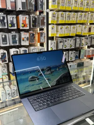 Macbook air ( M2  , 8 ram , 256 gb )// ماك بوك اير  (M2 , 8, 256gb)