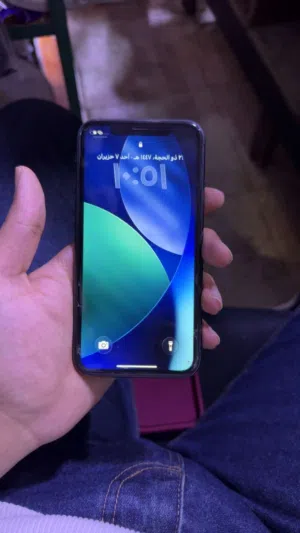 ايفون 11  64جيجا استعمال نظيف