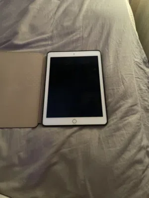 ايباد ايرا 2 مستعمل شهرين و الايباد نضييييف