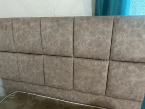 تخت مفرد ونص للبيع