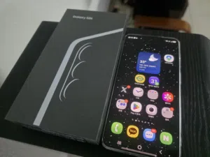 Galaxy S26 with box