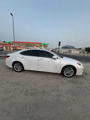 لكزس ES350 نظيفه جدا جدا