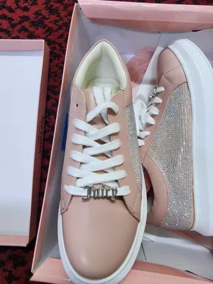 New unused women shoe for sale sizec38 with box.