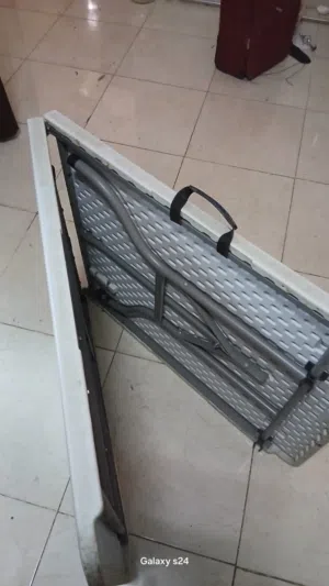 طاولة قابلة للطي
