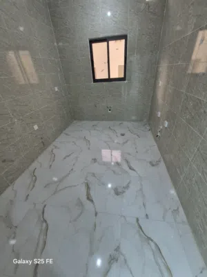 شقة فاخرة للبيع العاشرة ط1هندسي طابق اول 78 م موقع مميز