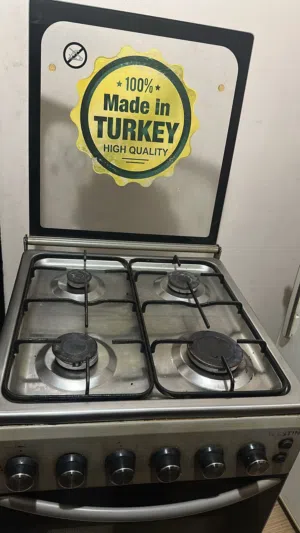 غاز و ثلاجة للبيع