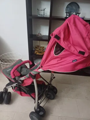 عربايه الاطفال نوع شيكو للبيع بحاله ممتازه استعمال بسيط حجم جامبو يوجد لديها غلاف لحمايه الطفل