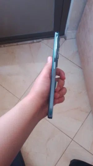 Infinix hot 40 استعمال خفيف بحاله ممتازة