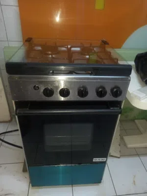 1 cooker oven 1 cylinder , used,good condition ,Azaiba nearly sultan centre,