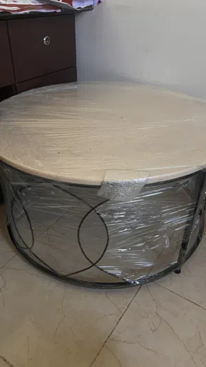 طاولات جديدة للبيع المستعجل