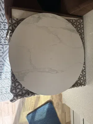 طاولة رخام بدون قواعد