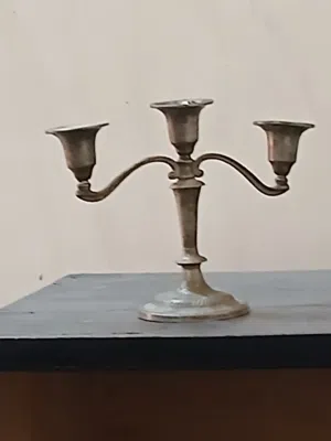 شمعدان ثلاث شمعات