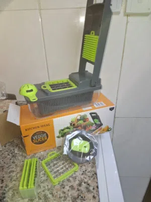 قطاعة الخضار لسلطة و فواكه