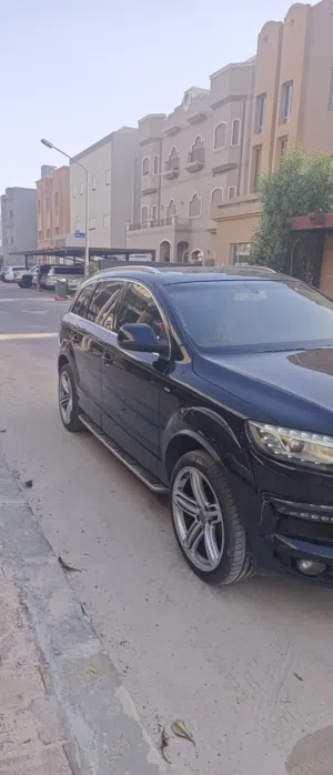 اودي Q7لابيع
