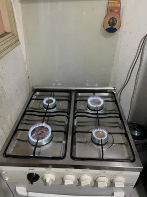 بوتاجاز نظيف بحالة ممتازة وكأنه جديد