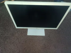 22 Fujitsu monitors for sale  in Jerash